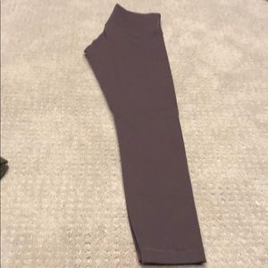 Lululemon wunderunder size 4 grape color 7/8